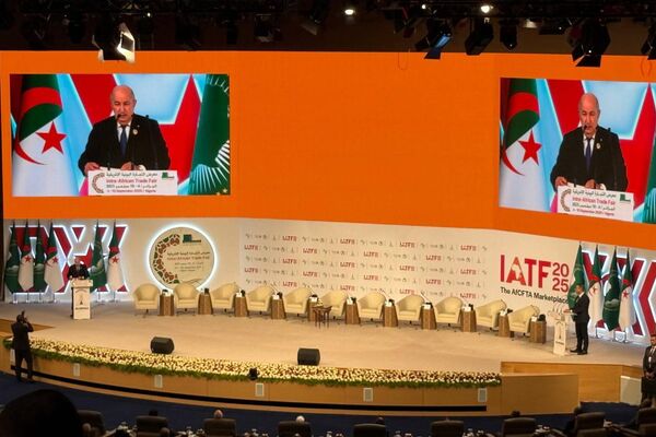 كلمه للرئيس الجزائري خلال افتتاح الدورة الرابعة لمعرض التجارة البينية الإفريقية (إياتياف 2025) في الجزائر - سبوتنيك عربي