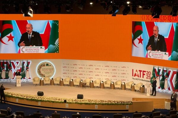 كلمه للرئيس الجزائري خلال افتتاح الدورة الرابعة لمعرض التجارة البينية الإفريقية (إياتياف 2025) في الجزائر - سبوتنيك عربي