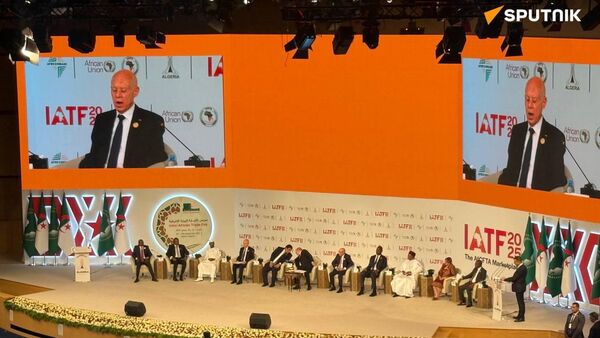 الرئيس التونسي، قيس سعيد، خلال إلقاء كلمته في افتتاح الدورة الرابعة من معرض التجارة البينية بالجزائر، 4 سبتمبر/ أيلول 2025  - سبوتنيك عربي