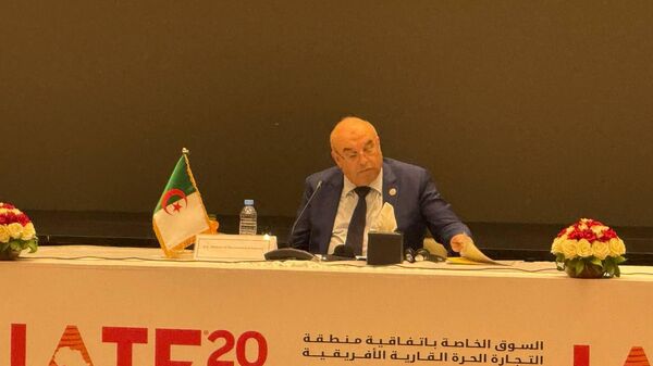 وزير الصناعة والإنتاج الصيدلاني الجزائري، الدكتور وسيم قويدري، خلال كلمته خلال الجلسة الوزارية للمعرض الأفريقي للتجارة البينية، الجزائر، 5 سبتمبر/ أيلول 2025 - سبوتنيك عربي