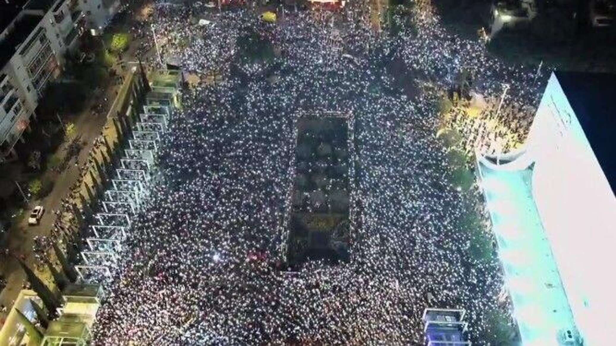 آلاف الإسرائيليين يتظاهرون في تل أبيب للمطالبة بإنهاء الحرب في غزة والإفراج عن الرهائن