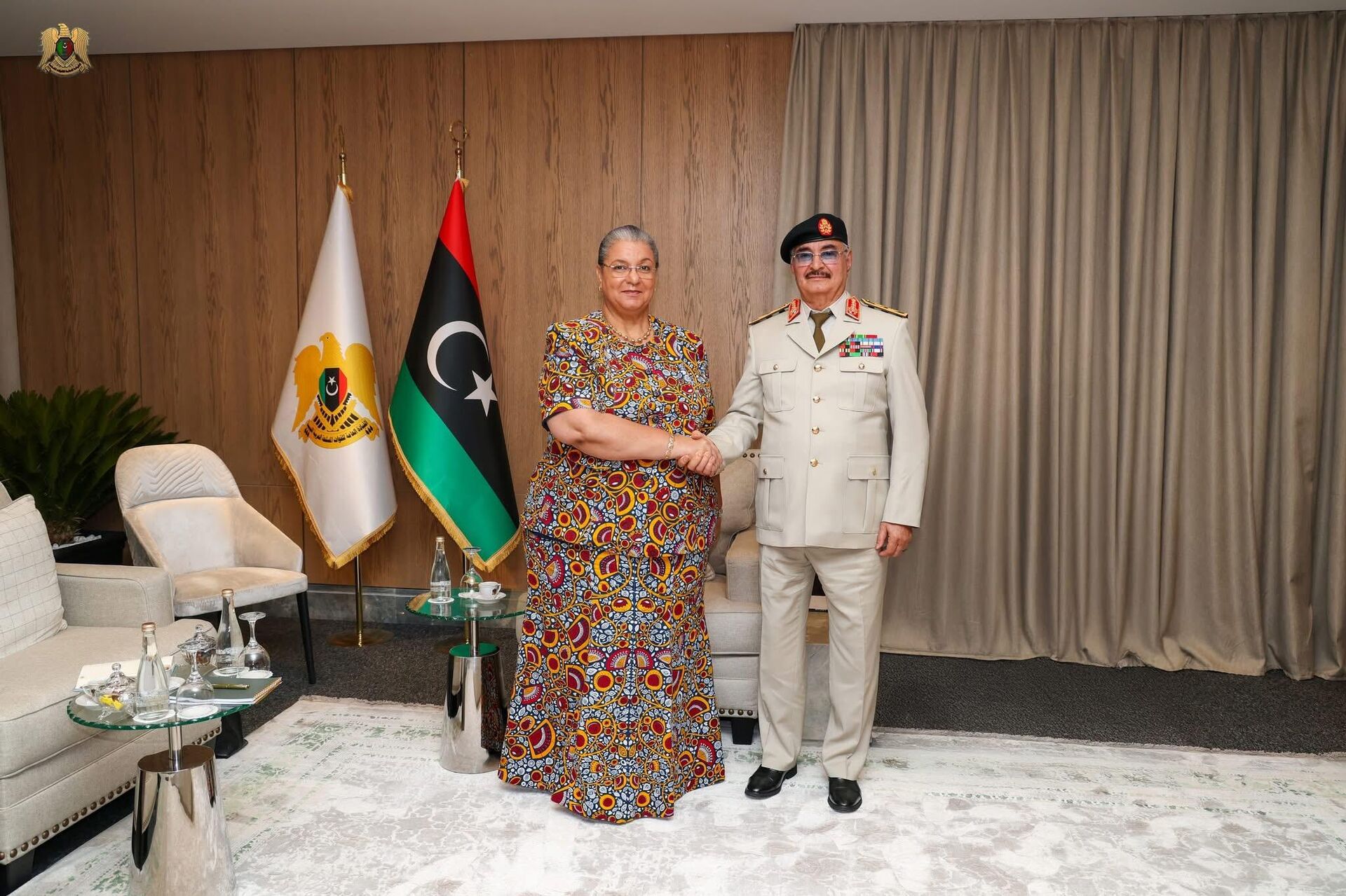 بحث القائد العام للقوات المسلحة الليبية المشير أركان حرب خليفة أبو القاسم حفتر، مع رئيسة بعثة الأمم المتحدة للدعم في ليبيا هانا تيتيه - سبوتنيك عربي, 1920, 07.09.2025