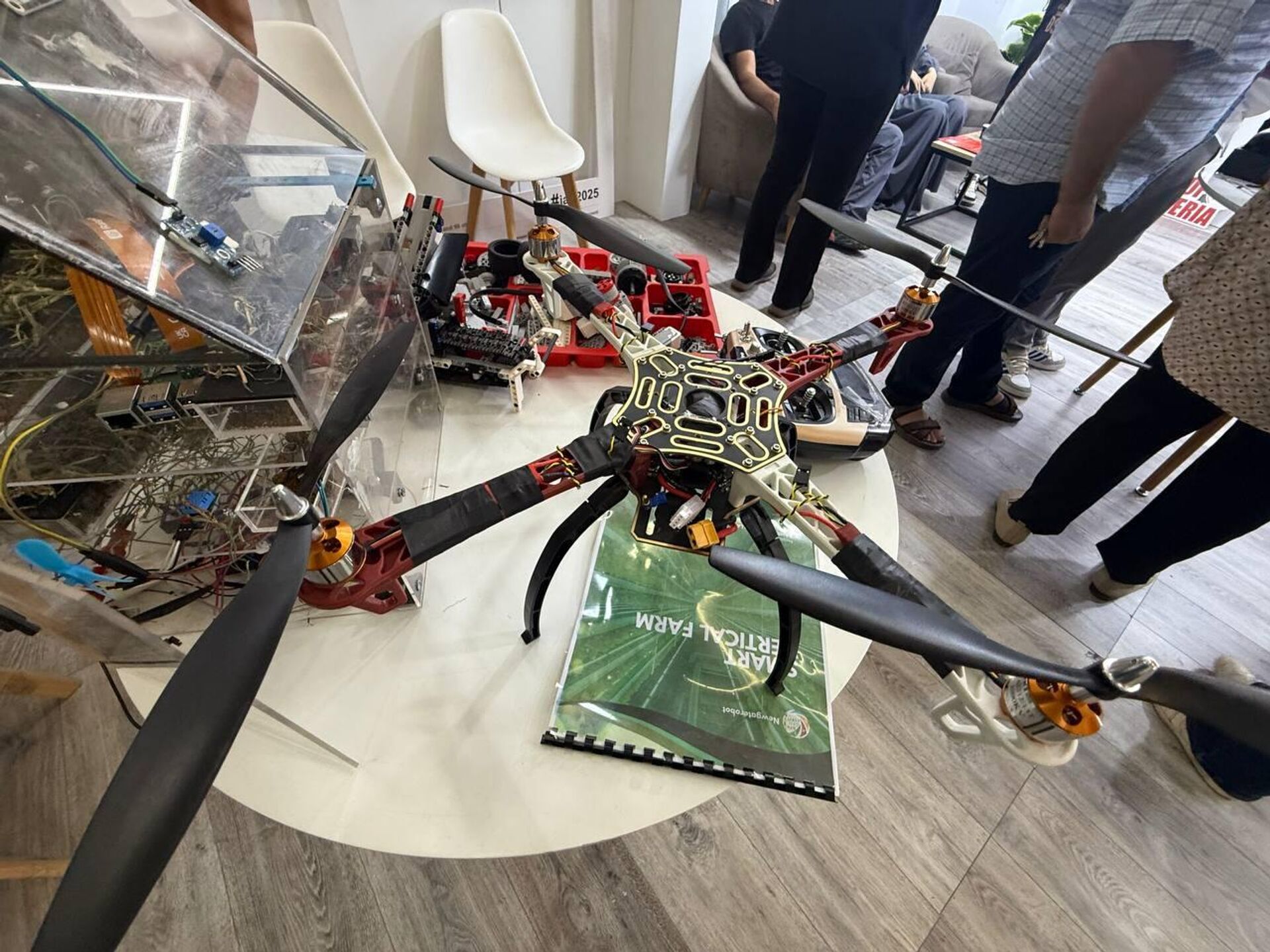 طلاب جزائريون يشاركون بابتكارات فريدة في معرض التجارة الدولي - سبوتنيك عربي, 1920, 07.09.2025