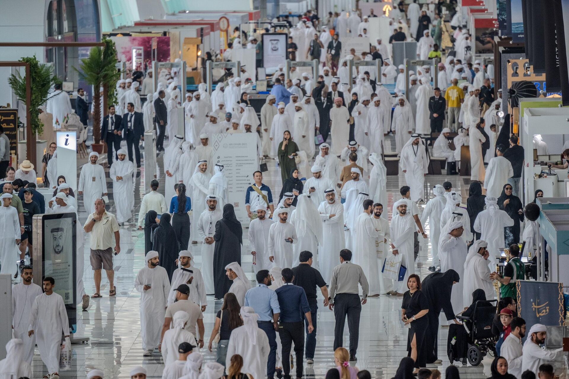 شركة زافيالوف للسكاكين تشارك للمرة الأولى في معرض أبو ظبي الدولي للصيد والفروسية، 8 سبتمبر/ أيلول 2025  - سبوتنيك عربي, 1920, 08.09.2025