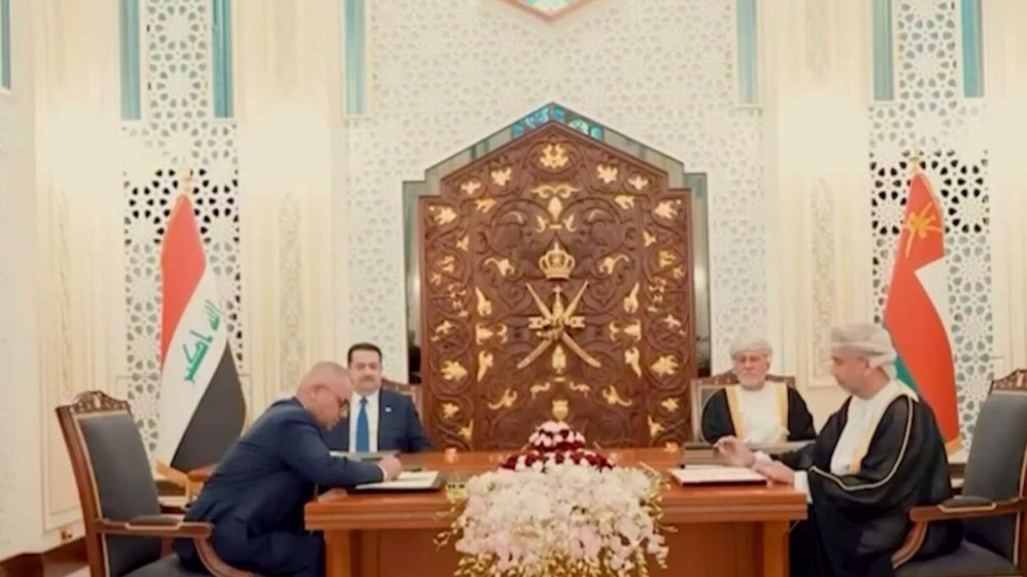 العراق يفتح بوابة النفط عبر سلطنة عمان... اتفاقيات تعيد رسم خريطة الخليج