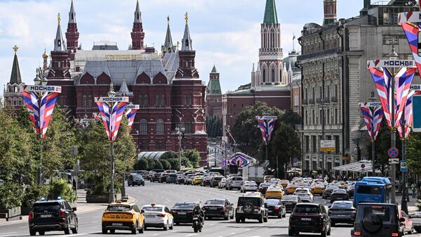 شارع تفرسكايا في موسكو يتزين ليوم المدينة - سبوتنيك عربي