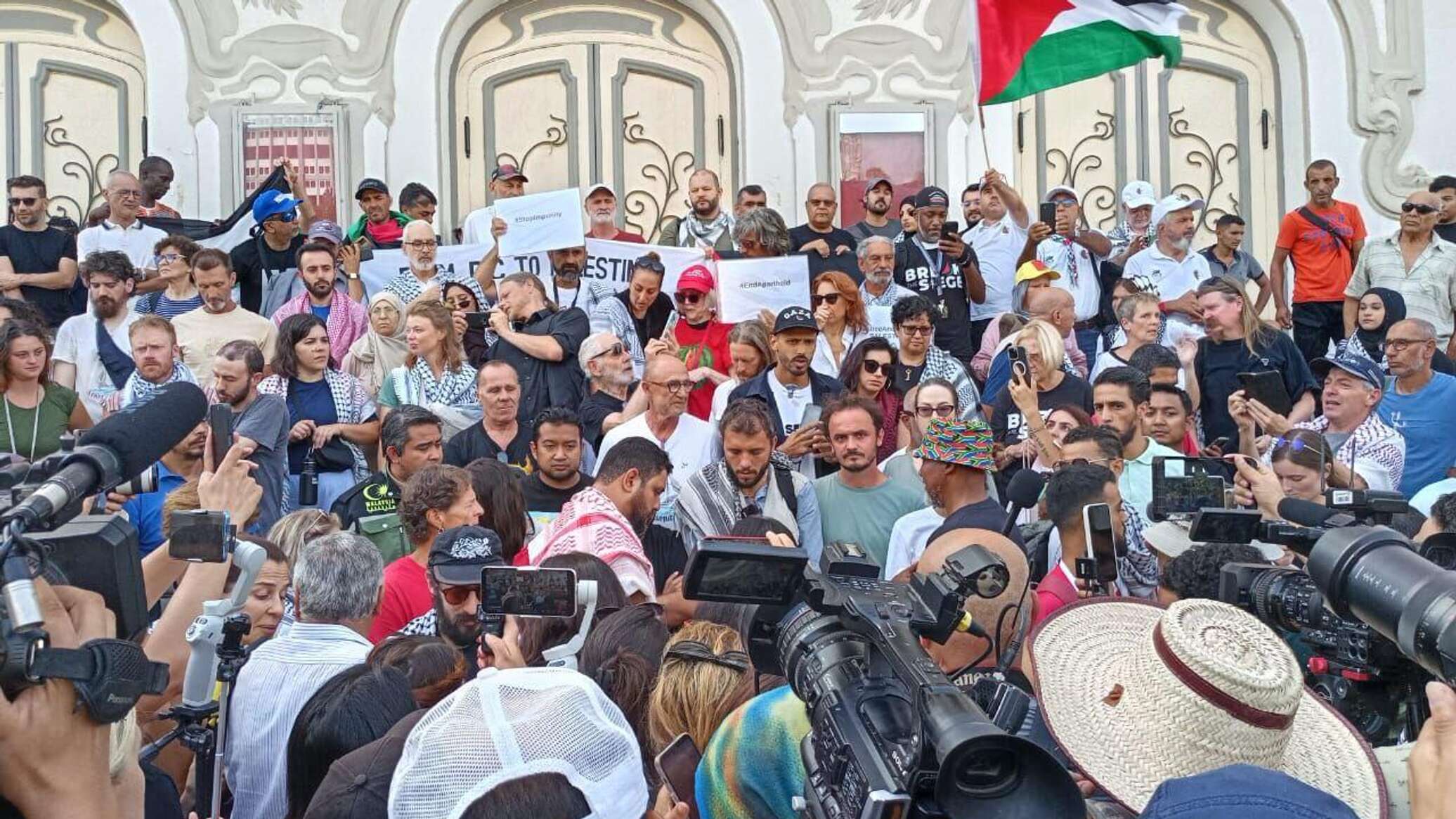 عضو في "أسطول الصمود": عازمون على الإبحار باتجاه غزة ولن يحبط عزيمتنا أي شيء