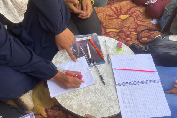 مبادرة &quot;مدرسة مريم&quot; لتعليم الأطفال النازحين في غزة - سبوتنيك عربي