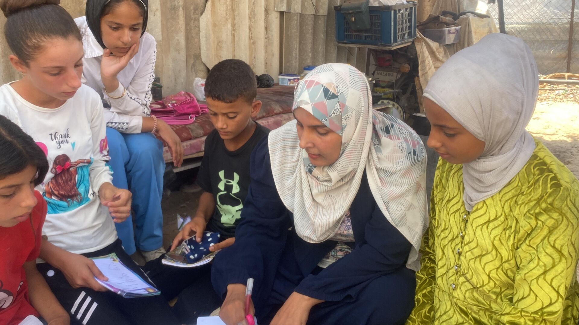 مبادرة مدرسة مريم لتعليم الأطفال النازحين في غزة - سبوتنيك عربي, 1920, 10.09.2025