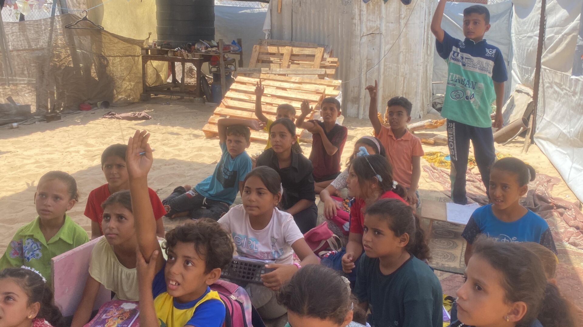 مبادرة مدرسة مريم لتعليم الأطفال النازحين في غزة - سبوتنيك عربي, 1920, 10.09.2025