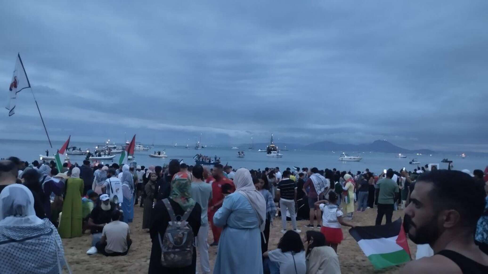 مسيرات إسرائيلية تشن 13 هجوما على سفن أسطول "الصمود" في البحر المتوسط