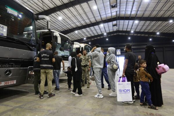 عودة 300 نازح سوري من لبنان إلى بلادهم - سبوتنيك عربي