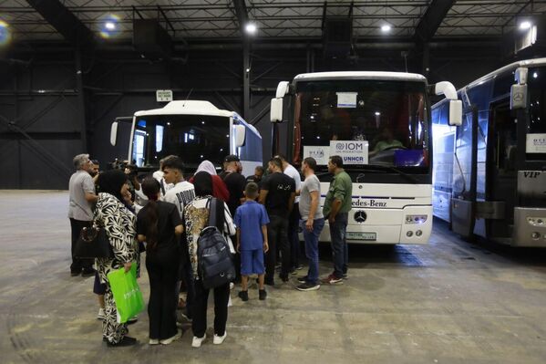 عودة 300 نازح سوري من لبنان إلى بلادهم - سبوتنيك عربي