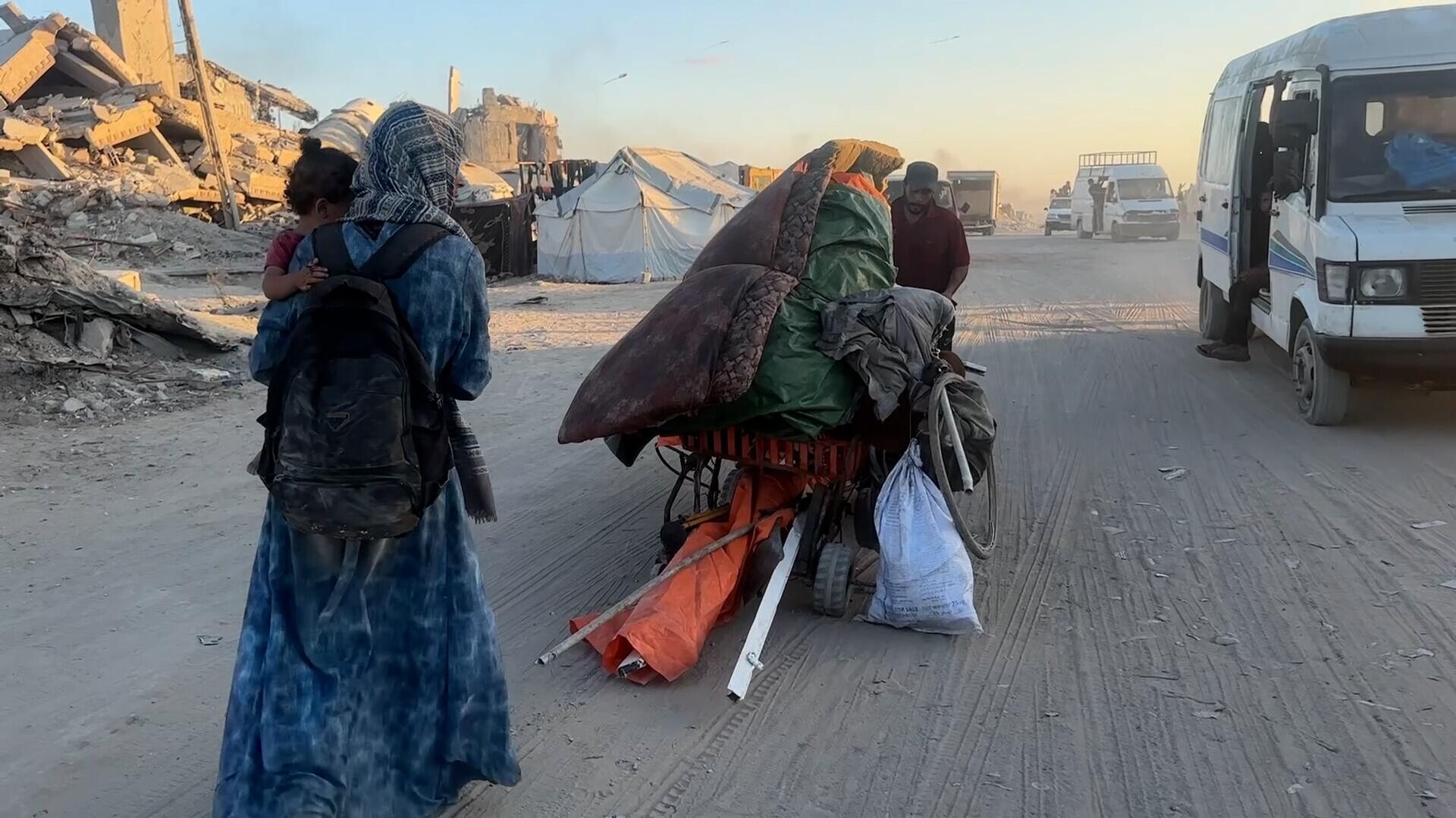 نزوح متواصل للفلسطينيين من شمالي غزة تحت وطأة القصف الإسرائيلي المكثف نزوح متواصل للفلسطينيين من شمالي غزة تحت وطأة القصف الإسرائيلي المكثف - سبوتنيك عربي, 1920, 11.09.2025