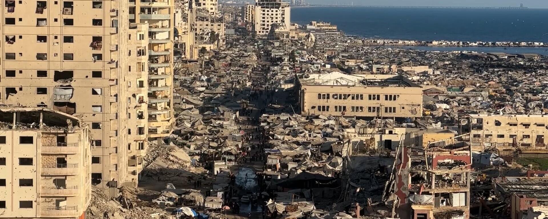 نزوح متواصل للفلسطينيين من شمالي غزة تحت وطأة القصف الإسرائيلي المكثف - سبوتنيك عربي, 1920, 14.09.2025