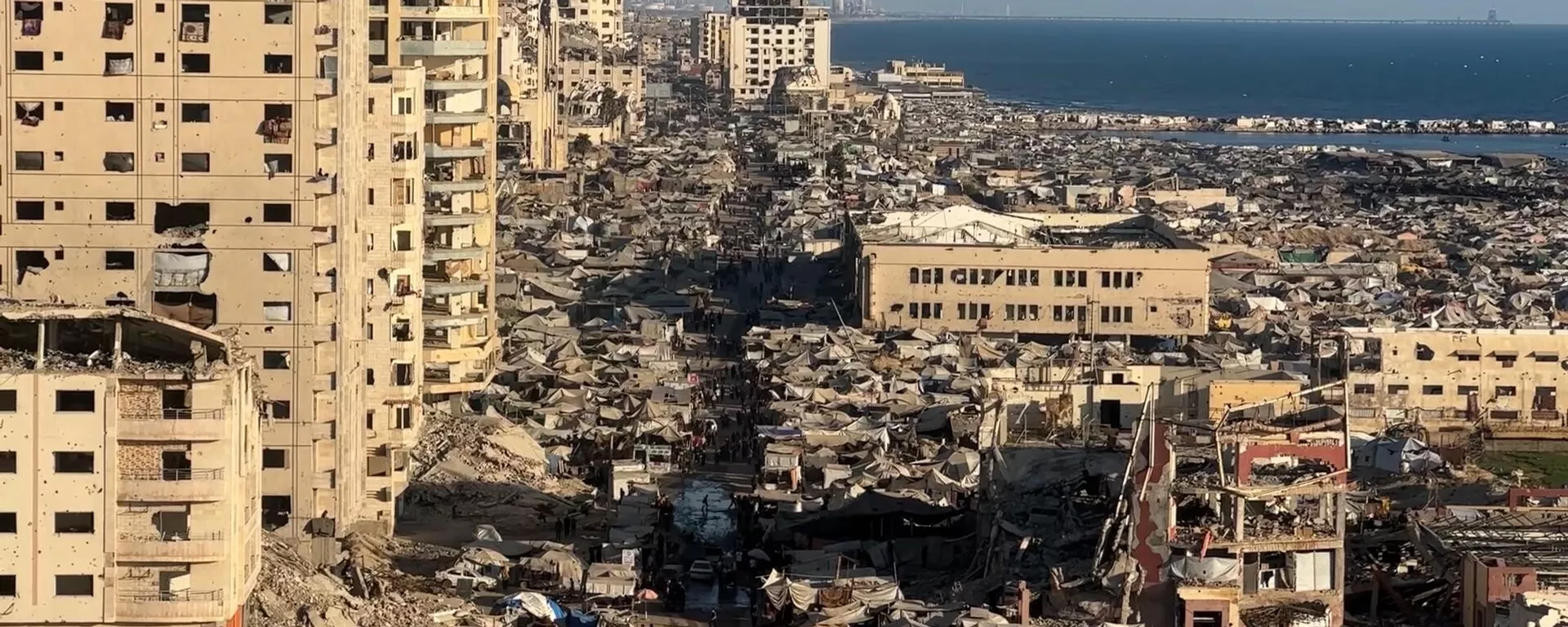 نزوح متواصل للفلسطينيين من شمالي غزة تحت وطأة القصف الإسرائيلي المكثف - سبوتنيك عربي, 1920, 14.09.2025