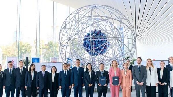 روساتوم والمؤسسة الوطنية الصينية للطاقة النووية يوقعان مذكرة تفاهم للتعاون في تطوير الموارد البشرية - سبوتنيك عربي