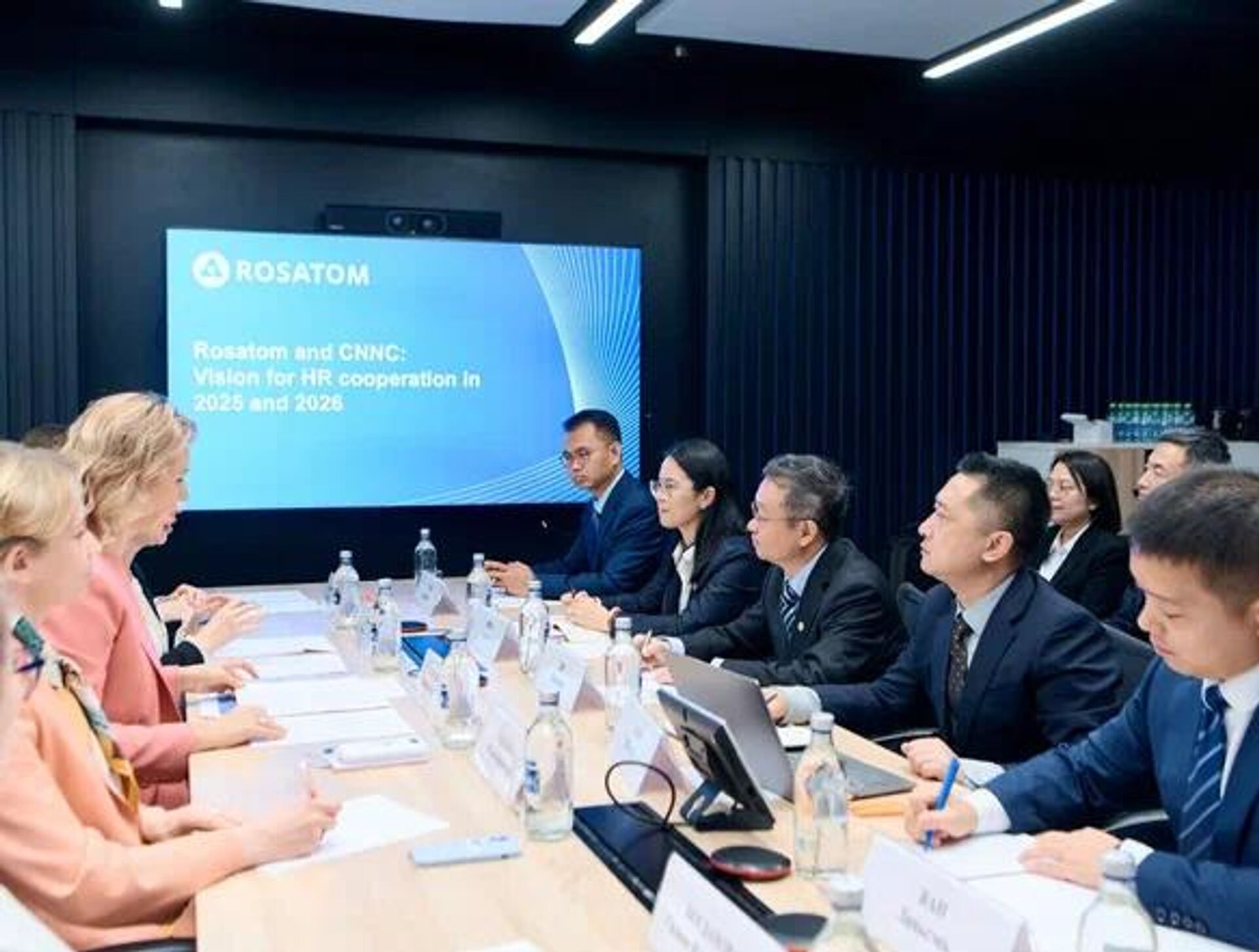 روساتوم والمؤسسة الوطنية الصينية للطاقة النووية يوقعان مذكرة تفاهم للتعاون في تطوير الموارد البشرية - سبوتنيك عربي, 1920, 12.09.2025