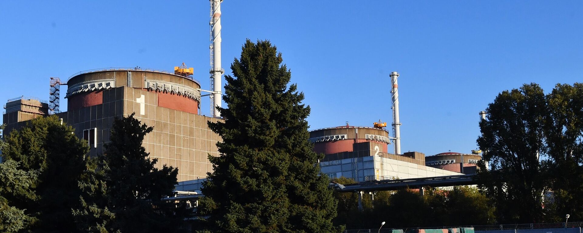 منظر لمباني وحدات الطاقة في محطة زابوروجيه للطاقة النووية - سبوتنيك عربي, 1920, 06.10.2025