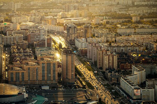 منظر لشارع تشيستوبولسكايا في مدينة قازان عند غروب الشمس. منظر لشارع تشيستوبولسكايا في مدينة قازان عند غروب الشمس. - سبوتنيك عربي