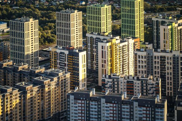 منظر لمجمعات سكنية في منطقة ماماديشيسكي في قازان. منظر لمجمعات سكنية في منطقة ماماديشيسكي في قازان. - سبوتنيك عربي