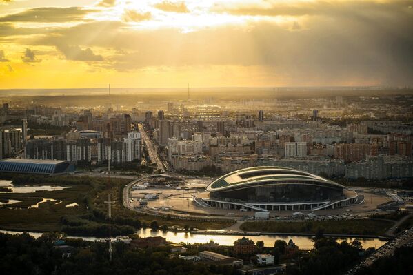 ملعب "أك بارز أرينا" في قازان عند غروب الشمس. ملعب "أك بارز أرينا" في قازان عند غروب الشمس. - سبوتنيك عربي