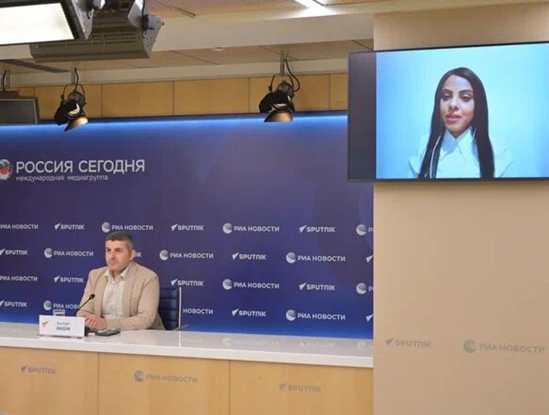 سبوتنيك تنظم ورشة عمل مع اليومن اليوم حول آليات حصد المشاهدات في زمن الأزمات سبوتنيك تنظم ورشة عمل مع اليومن اليوم حول آليات حصد المشاهدات في زمن الأزمات - سبوتنيك عربي, 1920, 17.09.2025