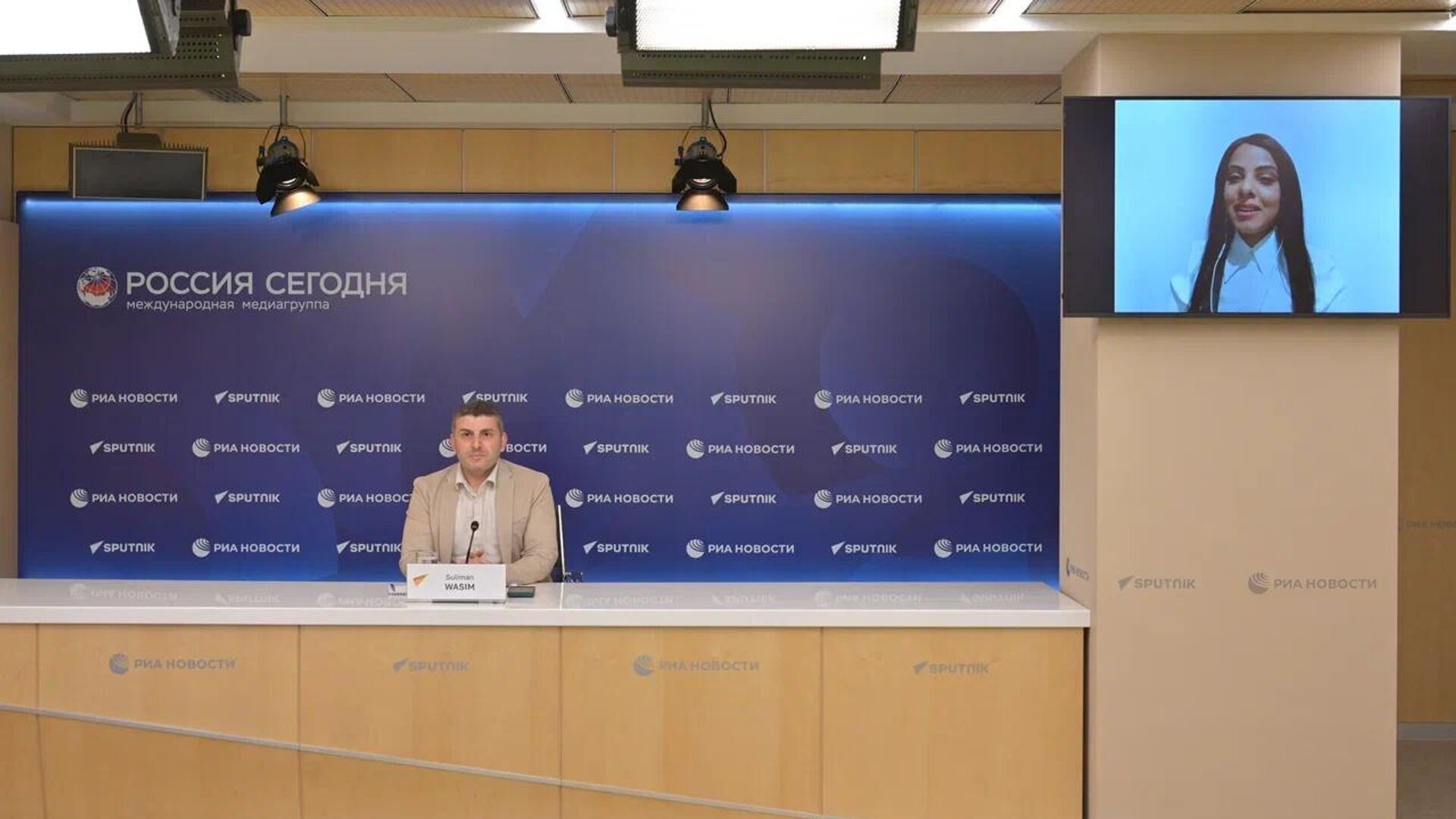 سبوتنيك تنظم ورشة عمل مع اليومن اليوم حول آليات حصد المشاهدات في زمن الأزمات سبوتنيك تنظم ورشة عمل مع اليومن اليوم حول آليات حصد المشاهدات في زمن الأزمات - سبوتنيك عربي, 1920, 17.09.2025