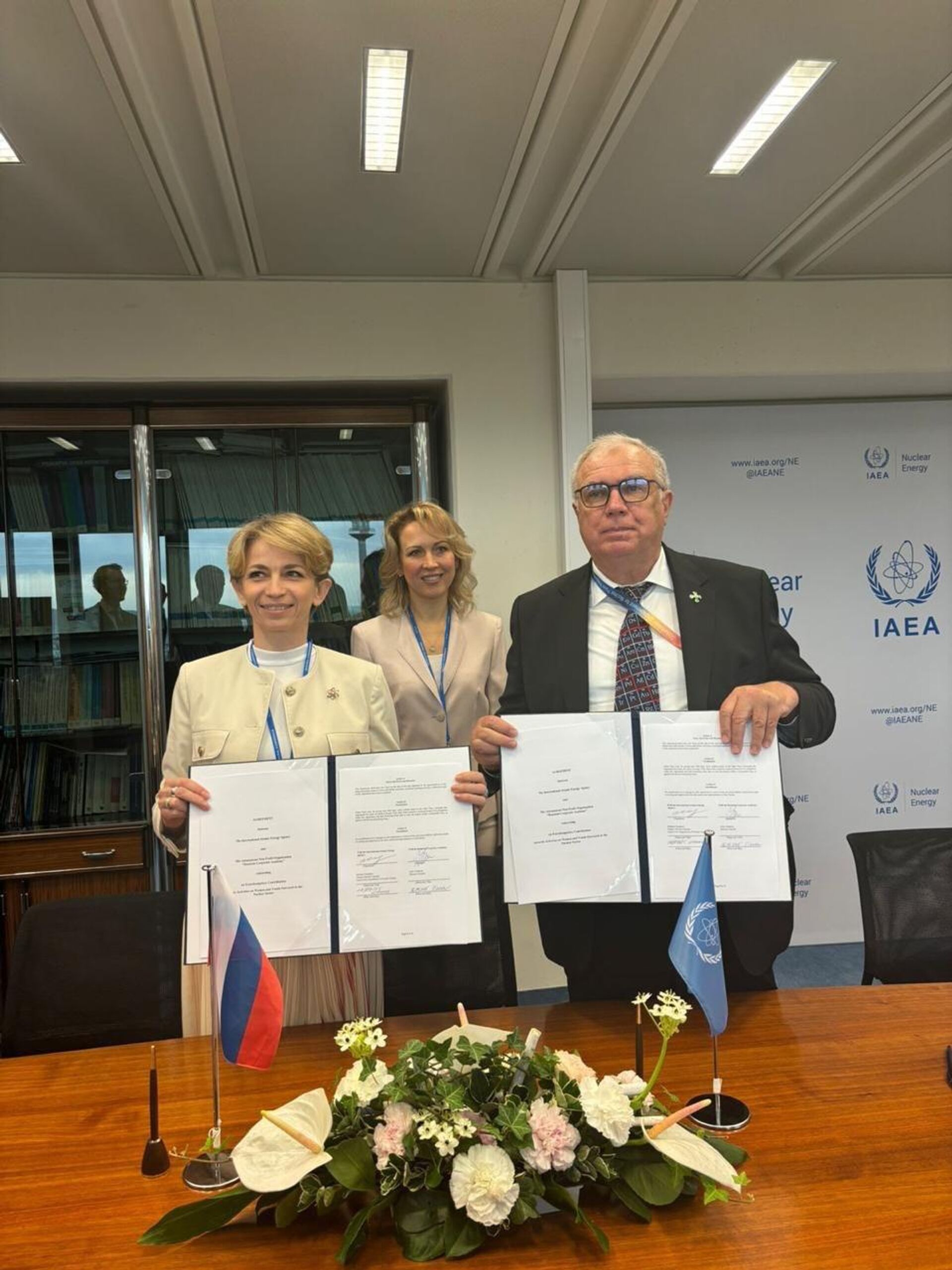 الوكالة الدولية للطاقة الذرية وروساتوم توقعان اتفاقية لتعزيز مشاركة النساء والشباب في القطاع النووي - سبوتنيك عربي, 1920, 17.09.2025