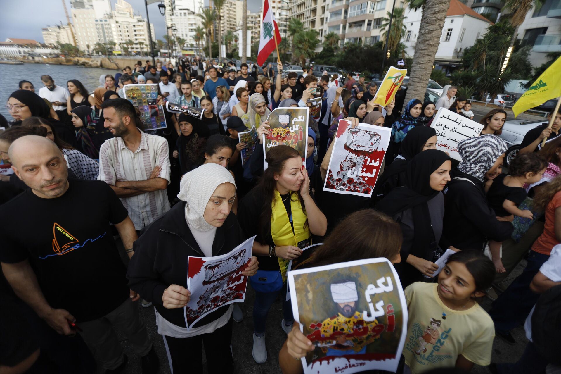 بيروت تحيي ذكرى تفجير البيجر بمسيرة حاشدة - سبوتنيك عربي, 1920, 17.09.2025