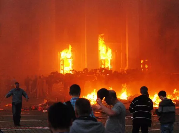 حريق في مبنى نقابة العمال في أوديسا. حريق في مبنى نقابة العمال في أوديسا. - سبوتنيك عربي