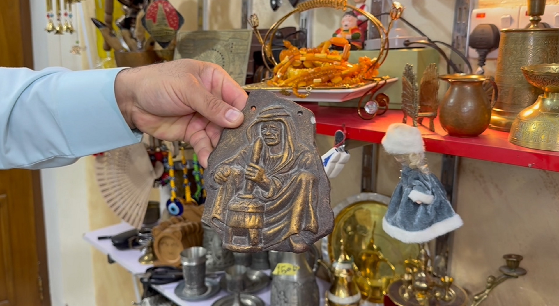 تاجر عراقي يحول شغفه بالتراث إلى رسالة تحفظ ذاكرة الأجداد - سبوتنيك عربي, 1920, 19.09.2025