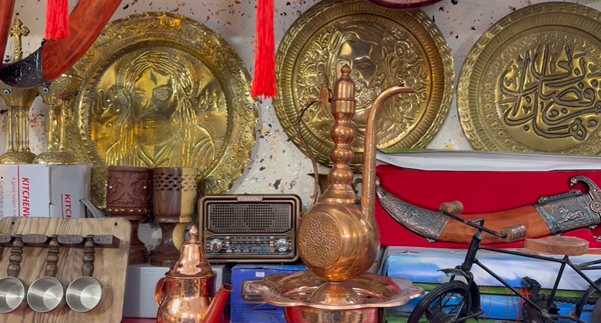 تاجر عراقي يحول شغفه بالتراث إلى رسالة تحفظ ذاكرة الأجداد - سبوتنيك عربي, 1920, 19.09.2025