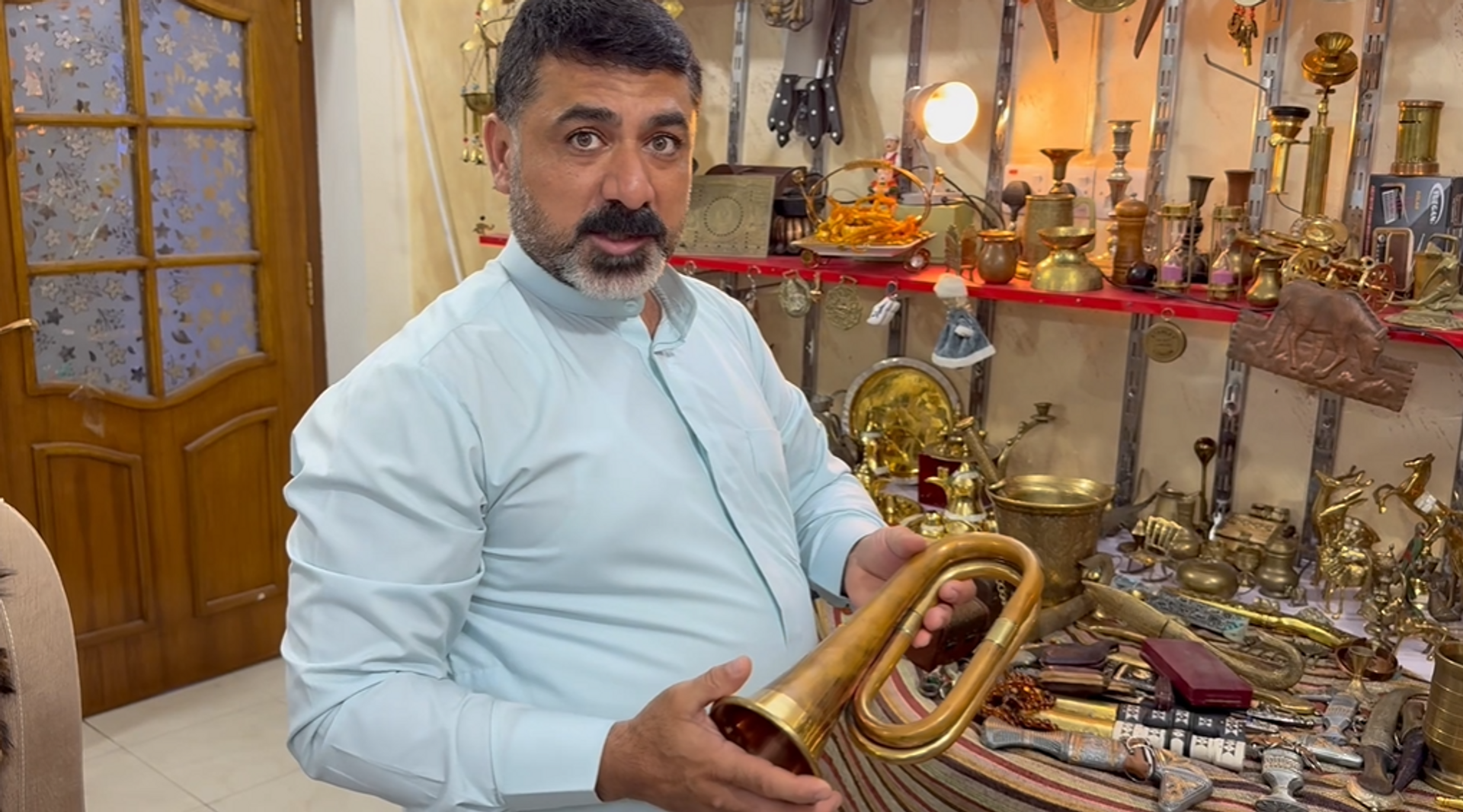 تاجر عراقي يحول شغفه بالتراث إلى رسالة تحفظ ذاكرة الأجداد - سبوتنيك عربي, 1920, 19.09.2025