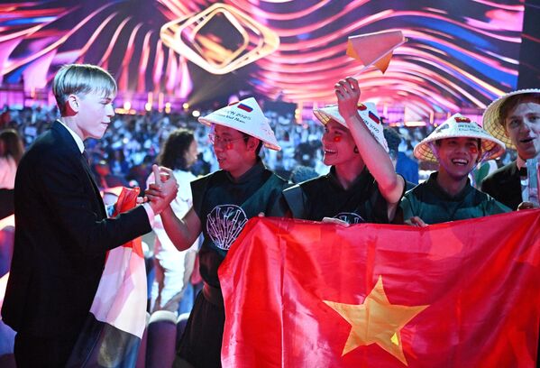 لقطات من داخل &quot;لايف أرينا&quot; في موسكو، للمسابقة الموسيقية الدولية &quot;إنترفيجن&quot;  - سبوتنيك عربي