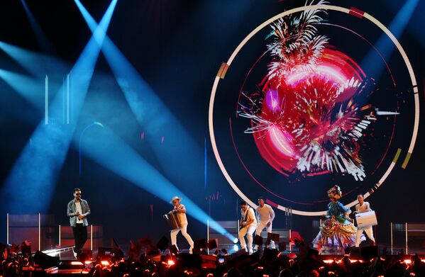 عمر أسيدو (فنزويلا)، يؤدي عرضا في المسابقة الموسيقية الدولية &quot;إنترفيجن&quot;، في موسكو - سبوتنيك عربي