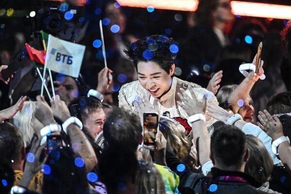 الفائز في المسابقة الموسيقية الدولية &quot;إنترفيجن&quot; في موسكو، الفيتنامي دوك فوك - سبوتنيك عربي