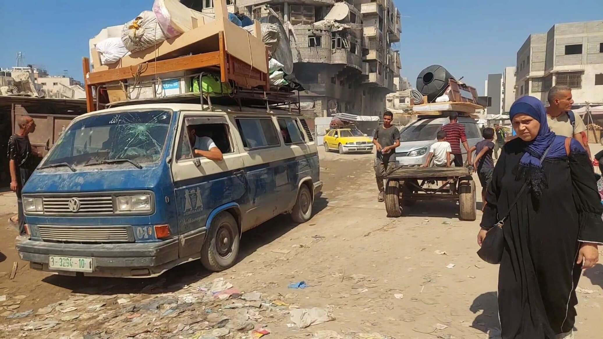 سكان شمالي غزة.. بين مطرقة النزوح جنوبا وسندان القصف الإسرائيلي