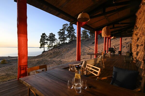 منتجع سياحي مطل على بحيرة "بايكال" - سبوتنيك عربي