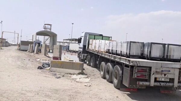 منفذ الوليد.. شريان حياة اقتصادي يربط العراق بسوريا من جديد  - سبوتنيك عربي