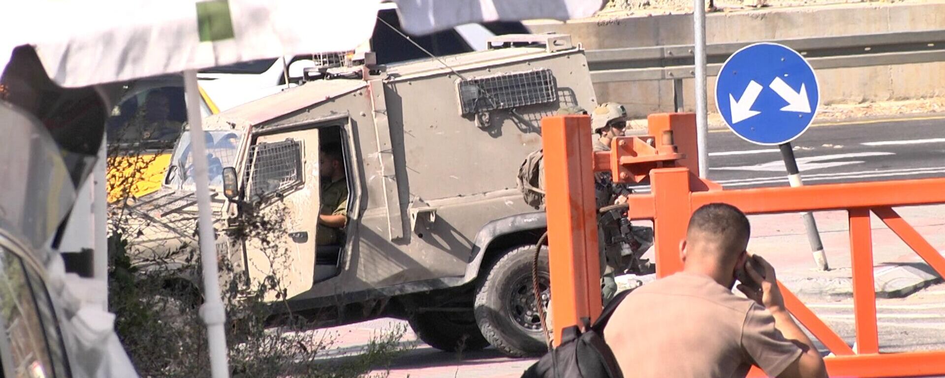 البوابات الحديدية المنتشرة في الضفة الغربية تفرض واقعا جديدا على حياة الفلسطينيين   - سبوتنيك عربي, 1920, 17.03.2026