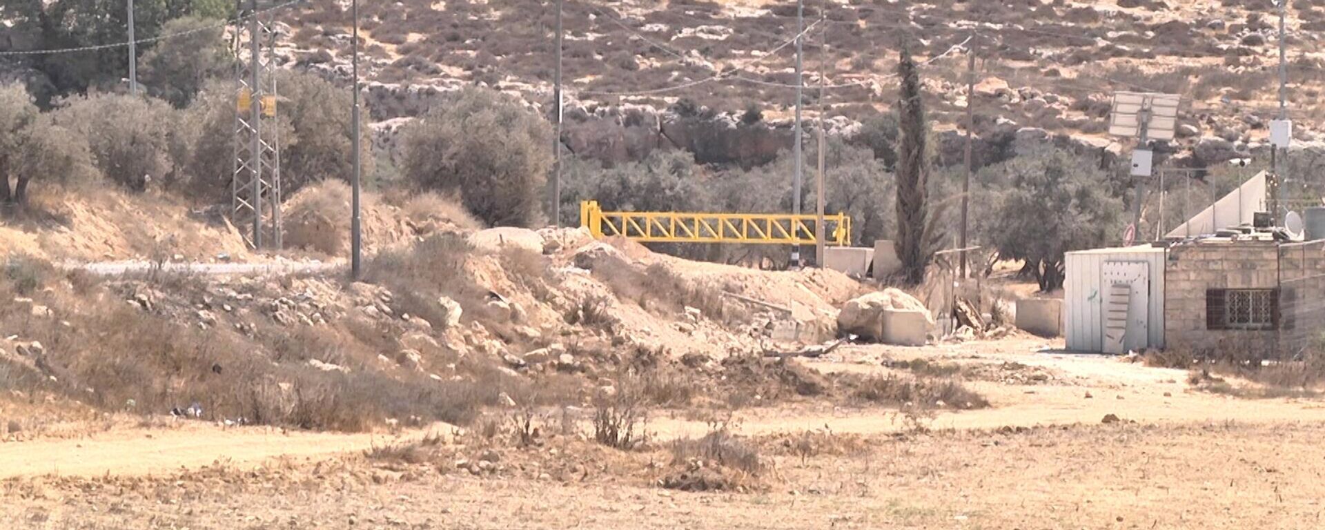 البوابات الحديدية المنتشرة في الضفة الغربية تفرض واقعا جديدا على حياة الفلسطينيين   - سبوتنيك عربي, 1920, 27.09.2025