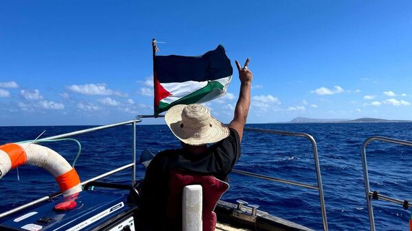 ناشط تونسي على متن أسطول الصمود: “تهديدات الطائرات المسيرة لن توقف مهمتنا الإنسانية - سبوتنيك عربي