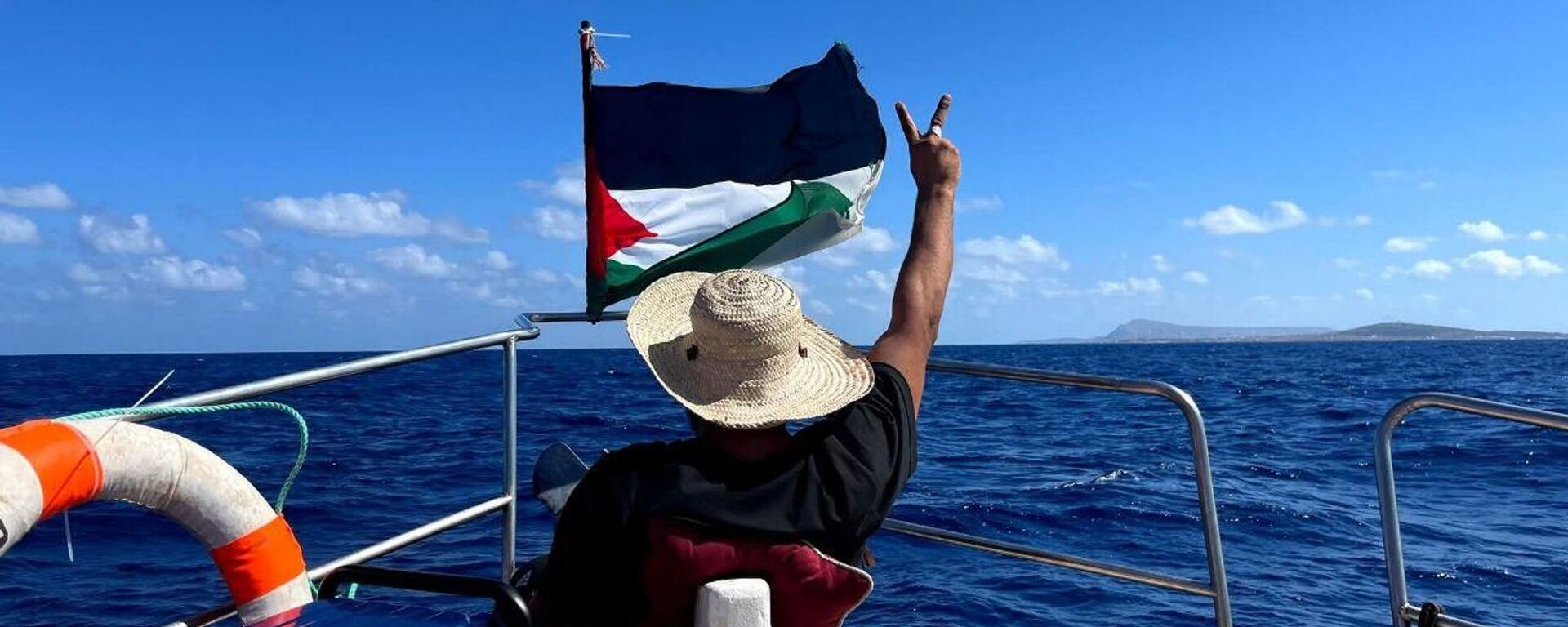 ناشط تونسي على متن أسطول الصمود: “تهديدات الطائرات المسيرة لن توقف مهمتنا الإنسانية - سبوتنيك عربي, 1920, 24.09.2025