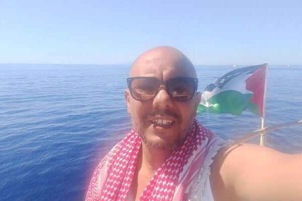 ناشط تونسي على متن أسطول الصمود: “تهديدات الطائرات المسيرة لن توقف مهمتنا الإنسانية - سبوتنيك عربي