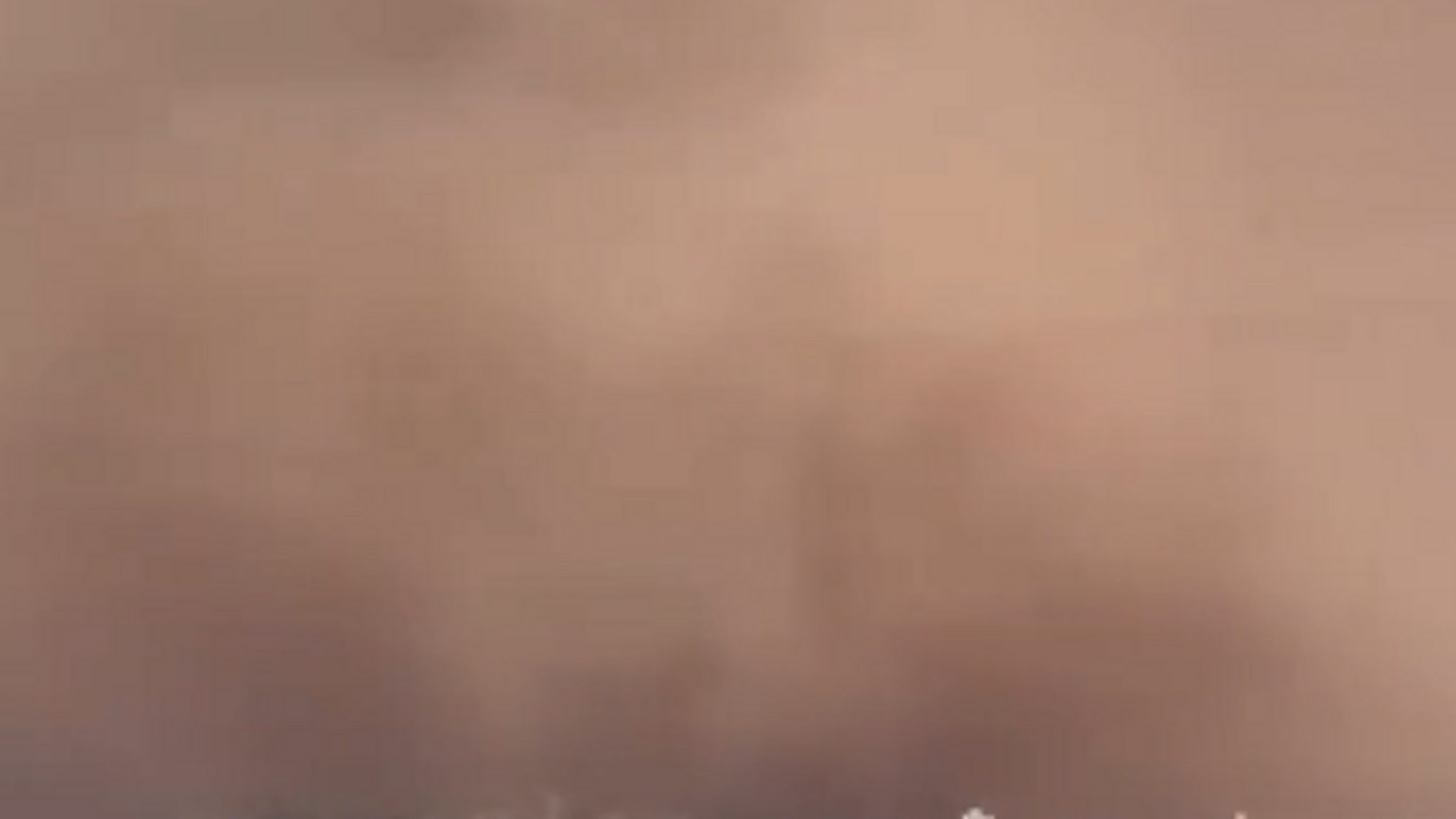 مشهد سريالي في البرازيل..عمود غبار يغطي مدينة بأكملها..فيديو