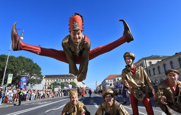 مشاركون في مهرجان &quot;أكتوبرفست&quot; في ميونيخ، ألمانيا. - سبوتنيك عربي