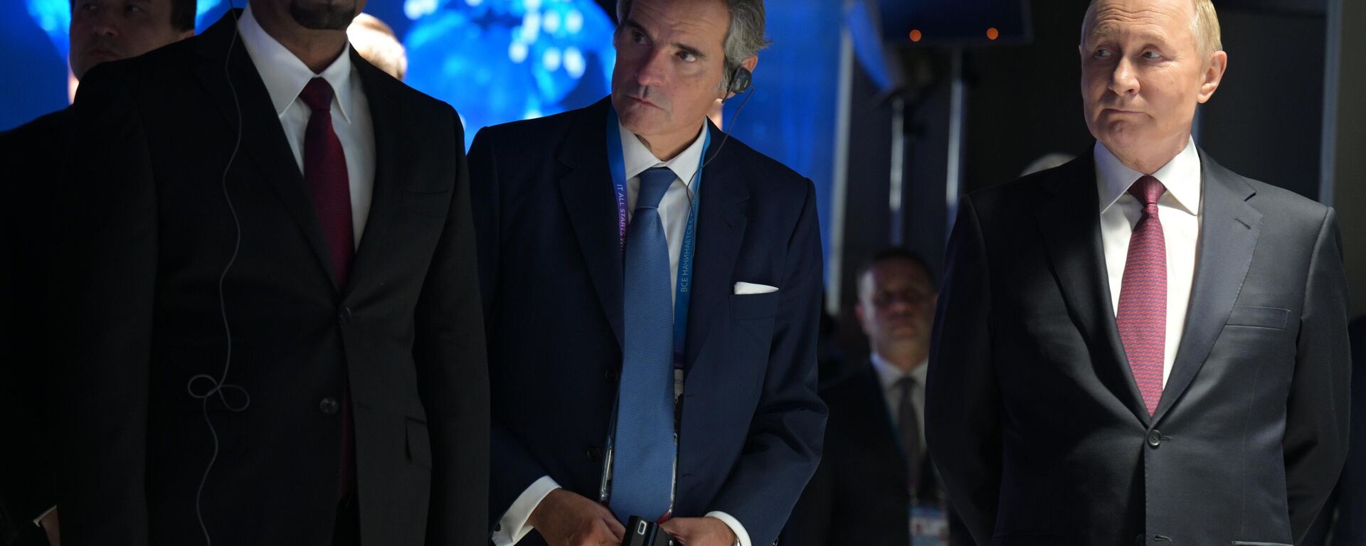 الرئيس الروسي فلاديمير بوتين والمشاركون في المنتدى الذري العالمي جناح الذرة في مركز فدنخا - سبوتنيك عربي, 1920, 25.09.2025