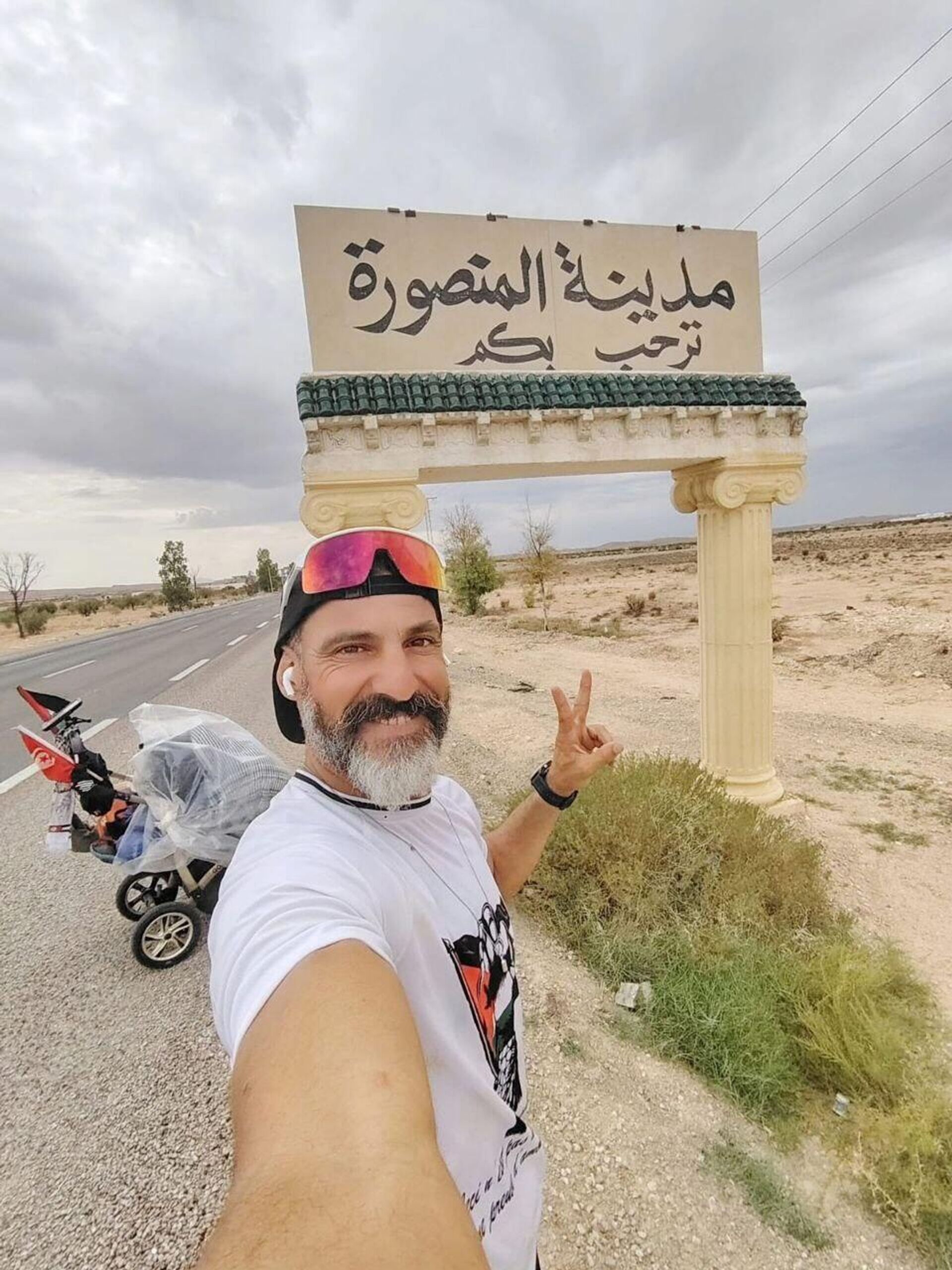 العداء التونسي السابق، محمد البراطلي، يحوّل خطواته إلى صرخة تضامن مع أطفال غزة - سبوتنيك عربي, 1920, 25.09.2025