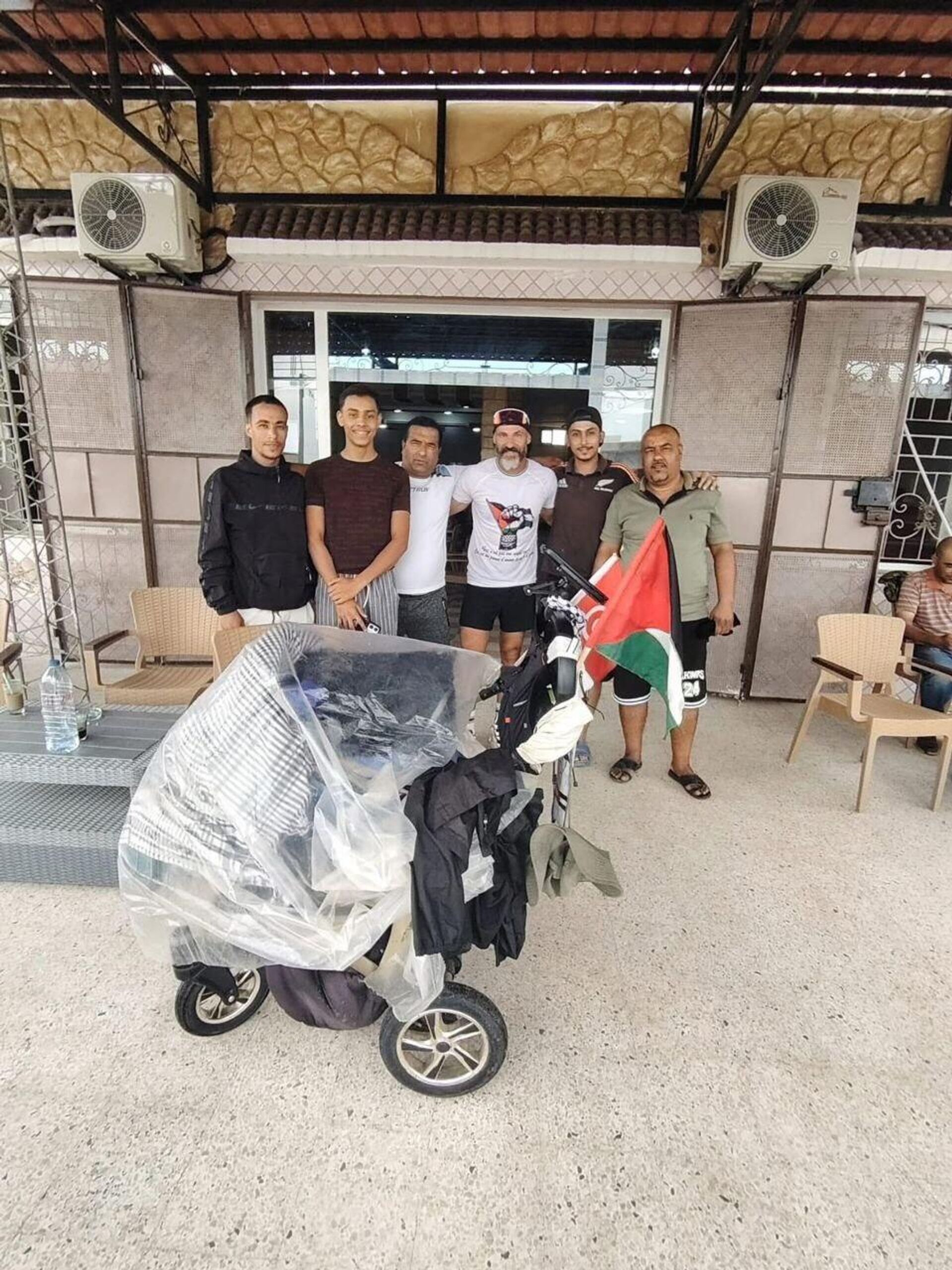 العداء التونسي السابق، محمد البراطلي، يحوّل خطواته إلى صرخة تضامن مع أطفال غزة - سبوتنيك عربي, 1920, 25.09.2025